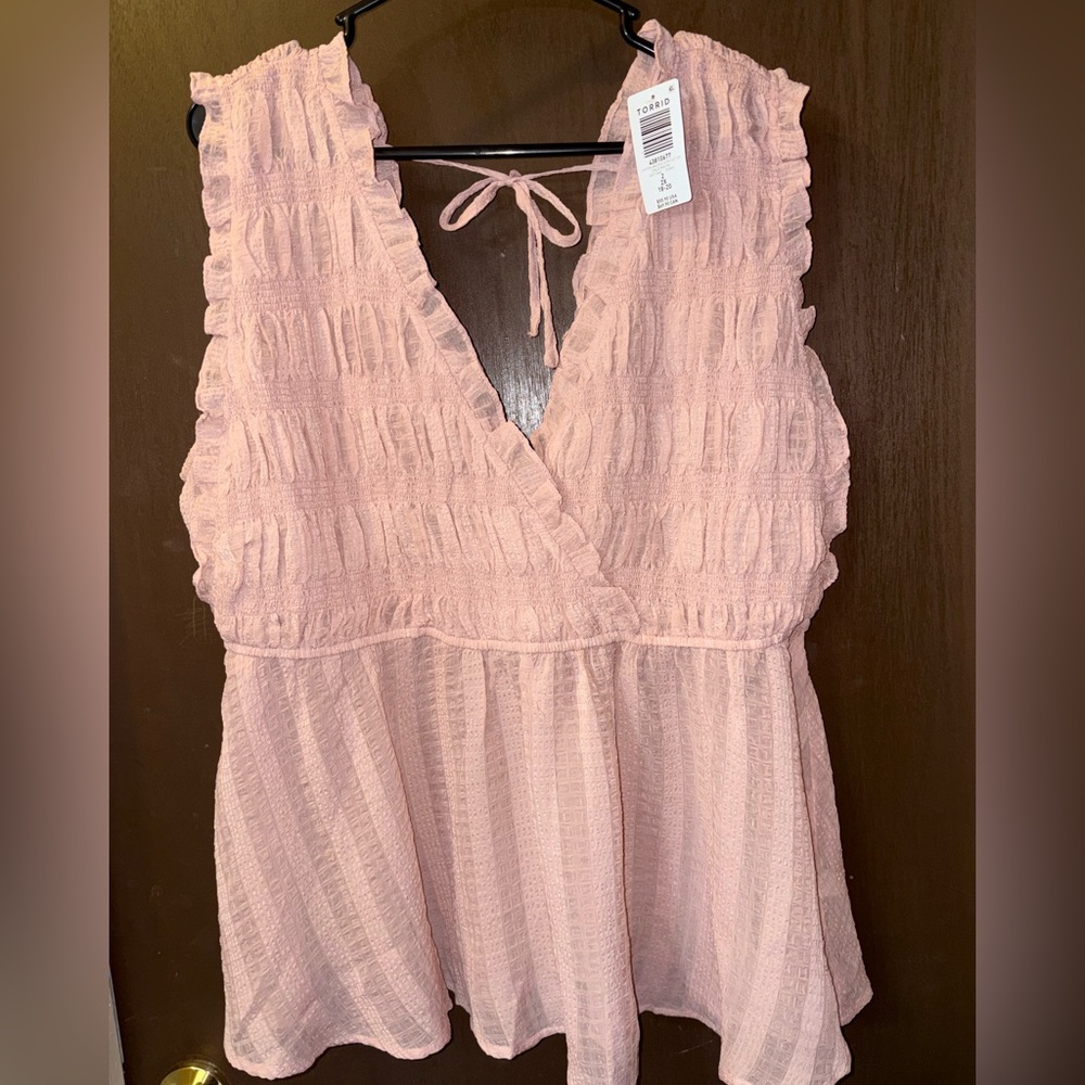 NWT Torrid Light Pink Ruffle V-Neck Peplum Tank (Never Been Worn)
